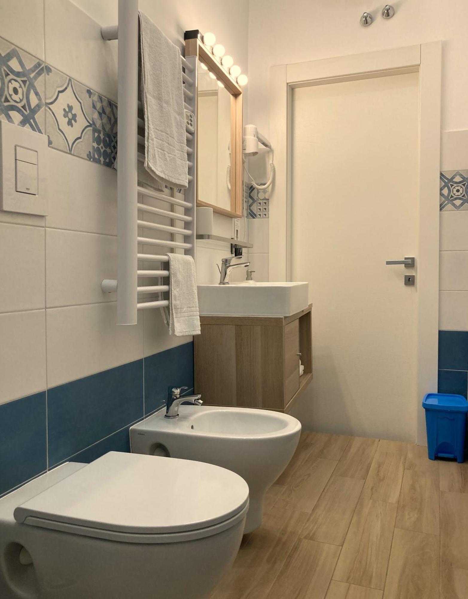 La Casa Blu Nel Cuore Storico Di Napoli المظهر الخارجي الصورة